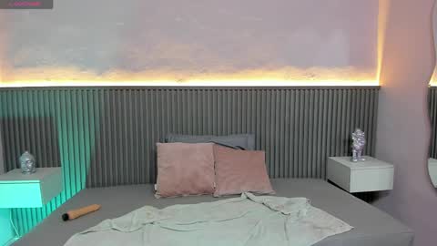 Michelle Saenz online show from April 5, 6:27 pm