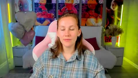 MichelleOrtis online show from March 18, 12:44 pm