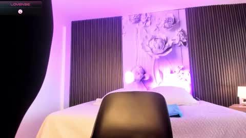 michellepreston_ online show from March 5, 12:14 pm