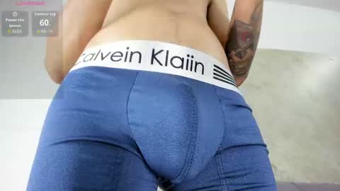 mick_lollipopp online show from April 18, 7:58 pm