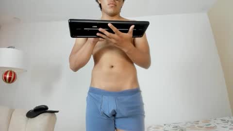 micky_luxe online show from December 18, 6:47 pm