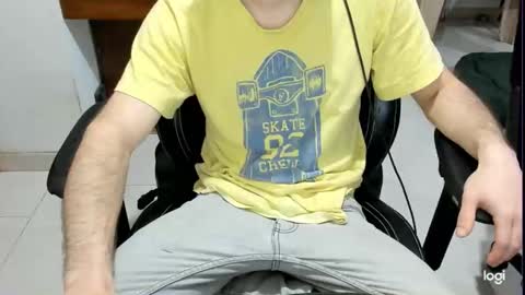 microfama00 online show from April 18, 2:52 pm