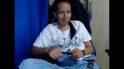 Snapshot of miculohot chatting on October 12, 12:47 am vanesa sexy online show from October 12, 12:47 am