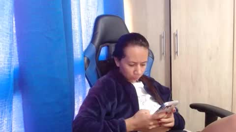 Snapshot of miculohot chatting on October 17, 1:15 pm vanesa sexy online show from October 17, 1:15 pm