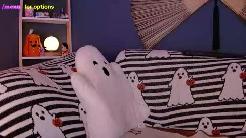 Snapshot of midnight__muse chatting on October 21, 6:07 am Rain online show from October 21, 6:07 am
