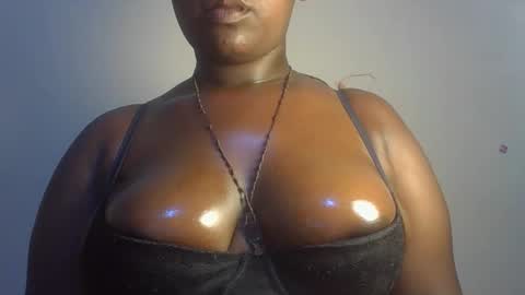 midnightt_curves online show from June 5, 7:08 pm