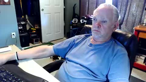 midwestdad09 online show from April 15, 7:58 pm