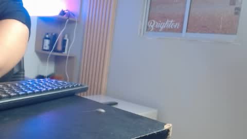 miel online show from April 12, 1:15 pm