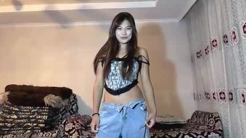 Mia online show from October 20, 4:01 pm