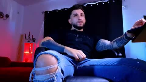 MightyAaron online show from October 25, 8:46 am