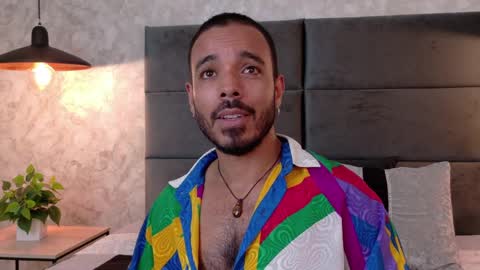 miguelsanfrancisco online show from April 7, 6:32 pm