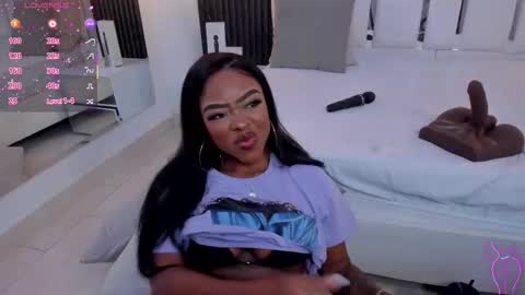 Miia Schwarz  online show from October 1, 9:46 pm