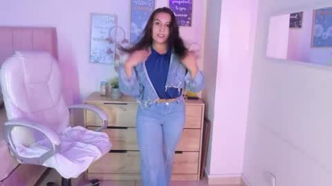 M I I A     online show from June 3, 9:53 pm