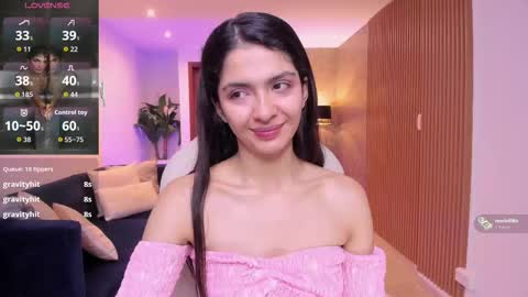 Mia online show from November 22, 11:41 am