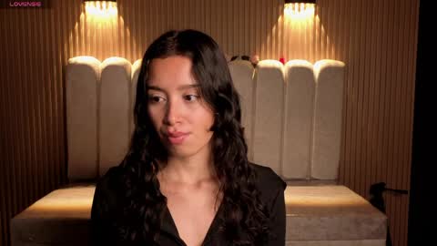 miiaa_evans1 online show from March 31, 8:09 pm