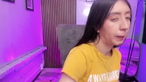 miilu  online show from June 18, 3:45 am