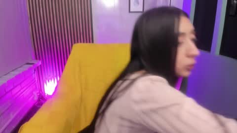 miilu  online show from March 22, 8:29 am