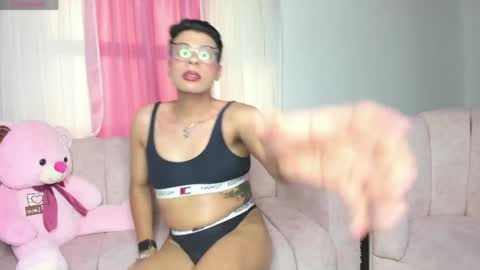 miissy__ online show from April 21, 11:01 pm