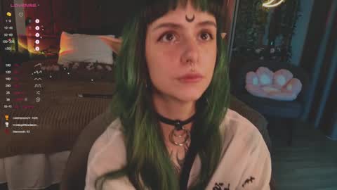 mika_moon_ online show from March 9, 11:25 am