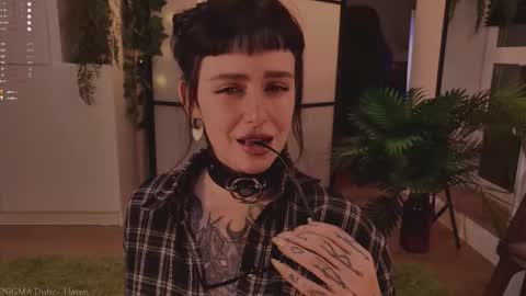 mika_moon_ online show from November 15, 4:41 pm