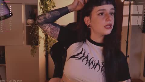 mika_moon_ online show from September 24, 5:09 pm