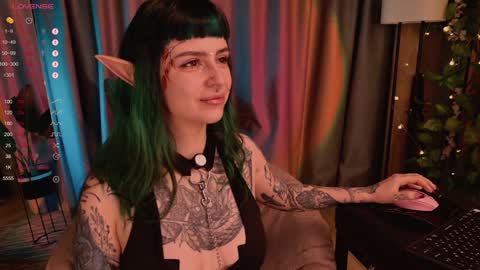 mika_moon_ online show from February 2, 11:32 pm