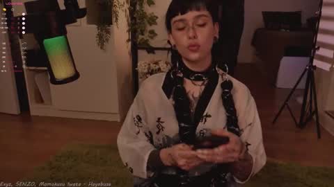 mika_moon_ online show from September 19, 5:38 pm