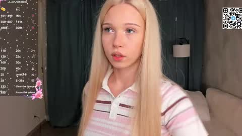 Angel girl online show from April 19, 9:28 pm