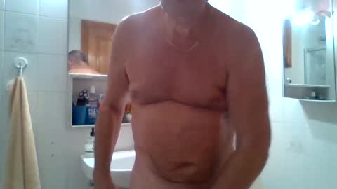 Snapshot of mike26051 chatting on January 16, 10:10 am mike26051 online show from January 16, 10:10 am