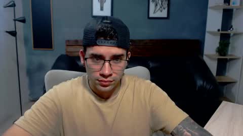 Mike Montoya online show from April 19, 3:29 am