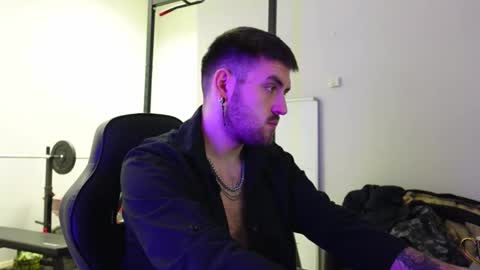 MIKE PLATANO online show from December 17, 10:05 pm