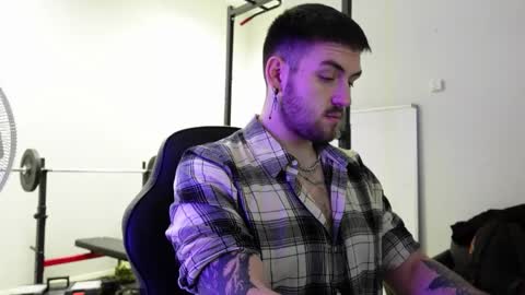 MIKE PLATANO online show from December 19, 8:26 pm