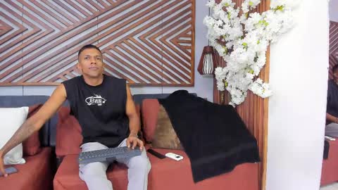    online show from April 17, 11:45 am