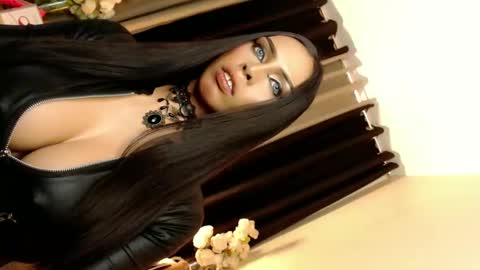 Mistress MikeyAlawi online show from February 28, 5:37 am