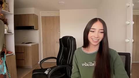 VIOLETAMIKE online show from September 25, 6:59 pm