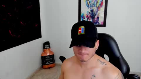 Snapshot of mikke_love chatting on October 4, 5:22 pm MIKKE online show from October 4, 5:22 pm