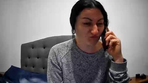 Mikyloveu online show from February 1, 3:50 pm