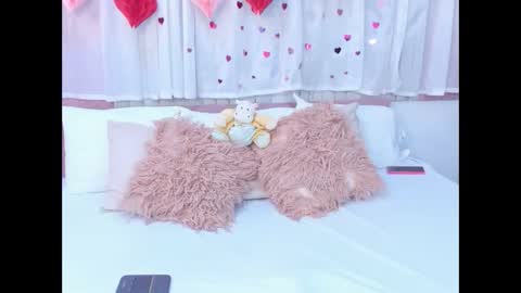 mila_adamss online show from February 25, 11:25 am