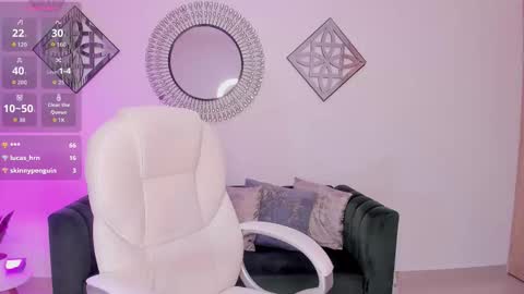 Snapshot of mila_blaze chatting on September 29, 6:12 am mila_blaze online show from September 29, 6:12 am