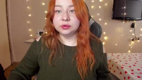 Snapshot of mila_foxxxy chatting on March 4, 4:06 am Mila shy sensual person  online show from March 4, 4:06 am