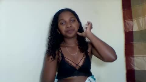 mila_lunah online show from April 22, 3:46 am