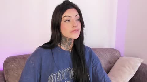     online show from February 7, 9:15 pm