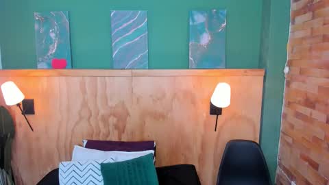 Mila and samy online show from December 2, 11:52 am