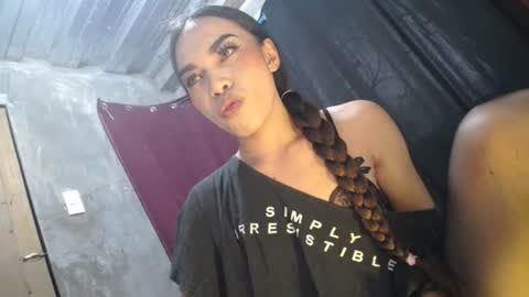 mila_seductressxx online show from June 26, 1:33 am