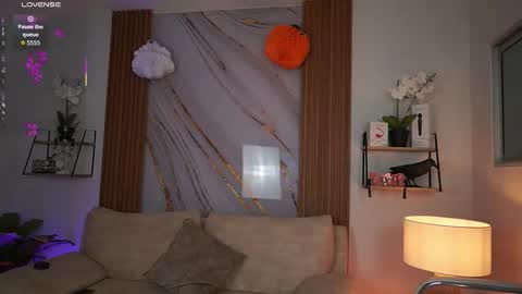 milacrave online show from October 17, 2:54 pm