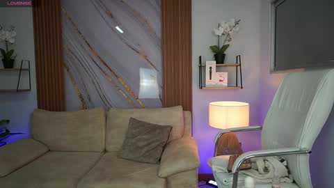 milacrave online show from October 8, 11:49 am