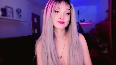 MiladyJolie online show from May 9, 7:25 am