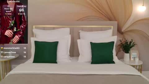 milaleoneli online show from March 8, 3:16 pm