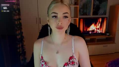 Lana online show from March 18, 5:08 pm