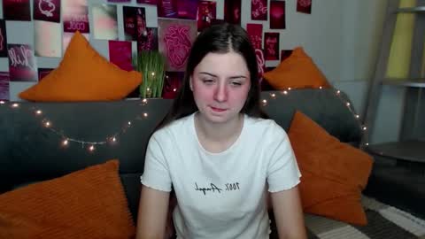 milanaroz online show from October 30, 5:52 am